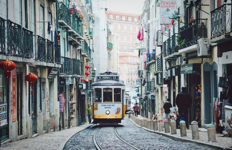 Deal alert: round-trip flights to Portugal are available for $368.