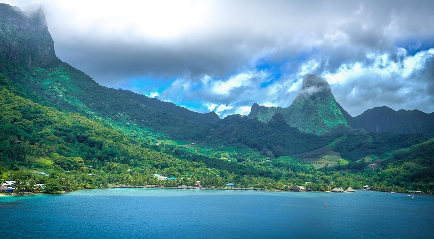 Deal alert: flights to French Polynesia are available for $696, and vacation packages start at $2,400. 