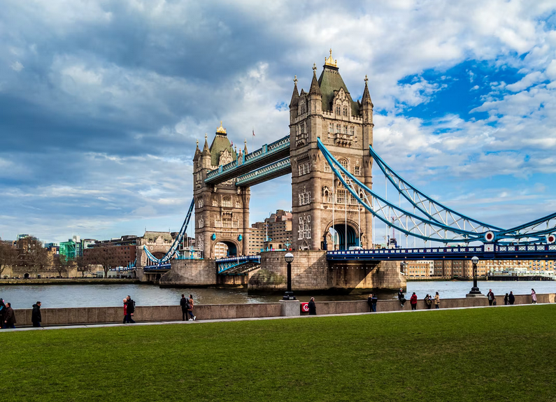 Deal alert: Round-trip business class flights to London for as little as $1,875 