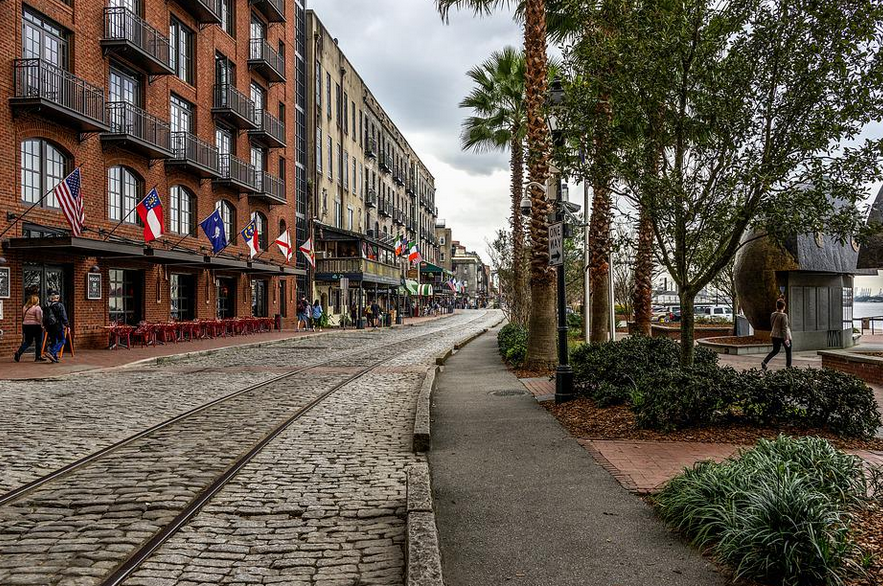 Deal alert: round-trip tickets from New York to Savannah are available for $98.
